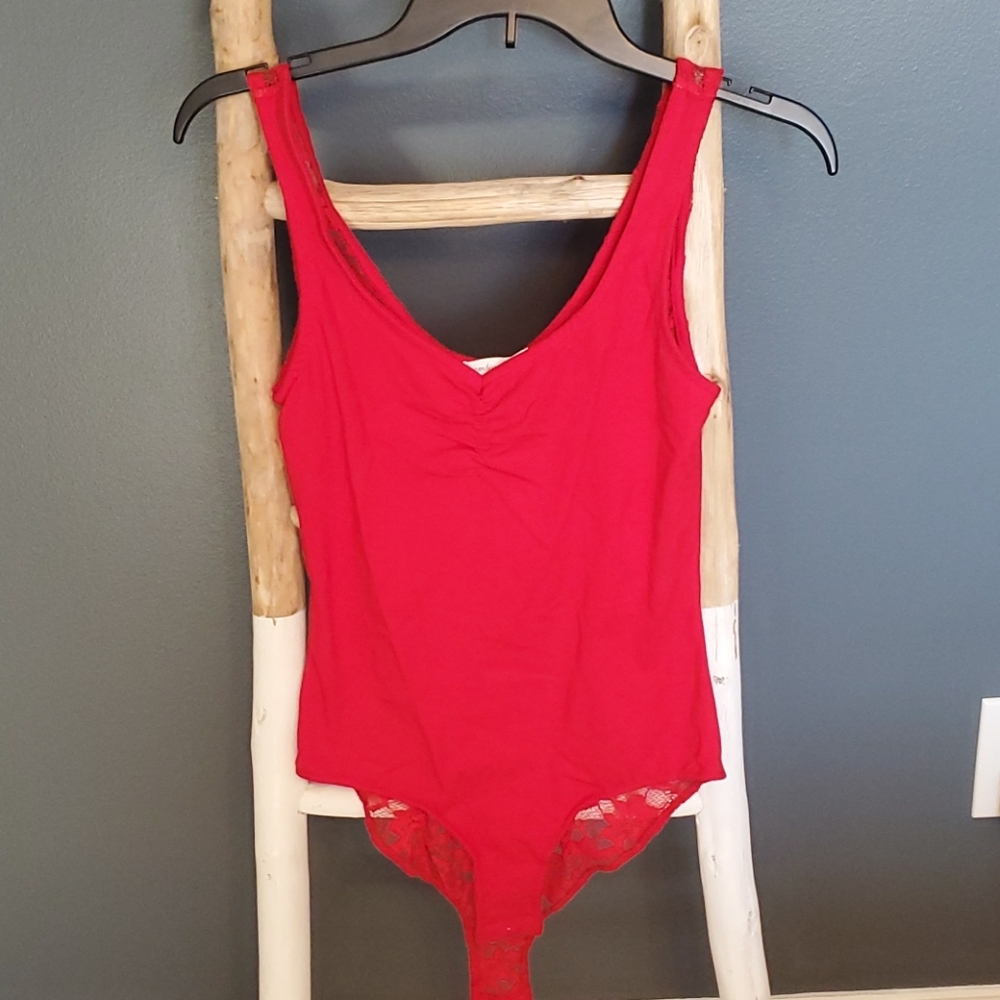 red bodysuit. ruched V-neck. Lace Back. Small. Ambiance Apparel.